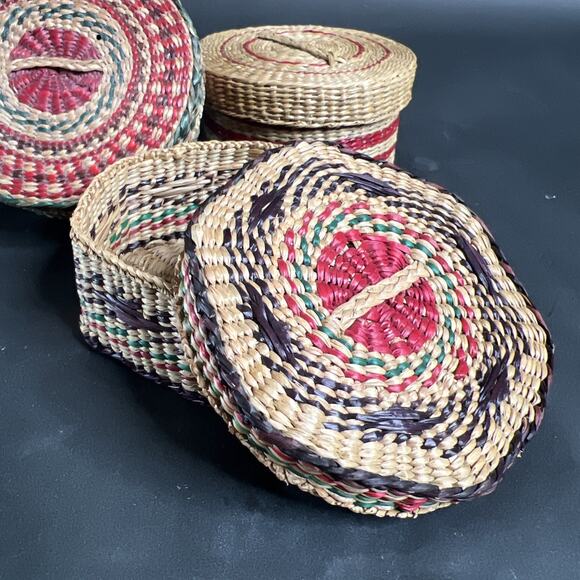 VTG Colored Sweetgrass Baskets Set of 3 w/Lids Tight Weave Boho Natural Decor - Picture 2 of 11